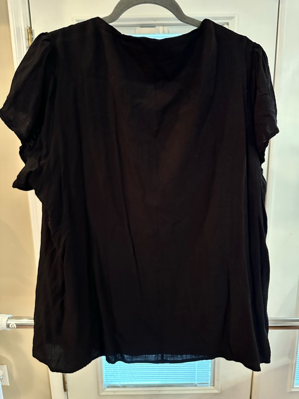 Size 2X Savanna Jane Black Embroidered V-Neck Tunic Top. Beautiful!! - Picture 3 of 3